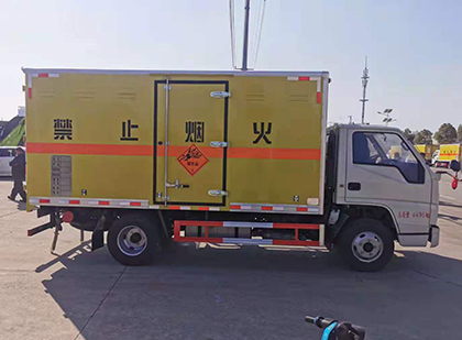 渝水爆破器材运输车